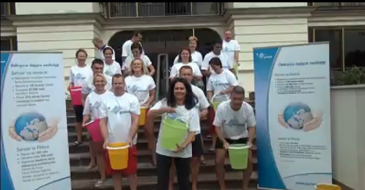 Ice Bucket Challange w wykonaniu Servier Polska Ice Bucket Challange w wykonaniu Servier Polska