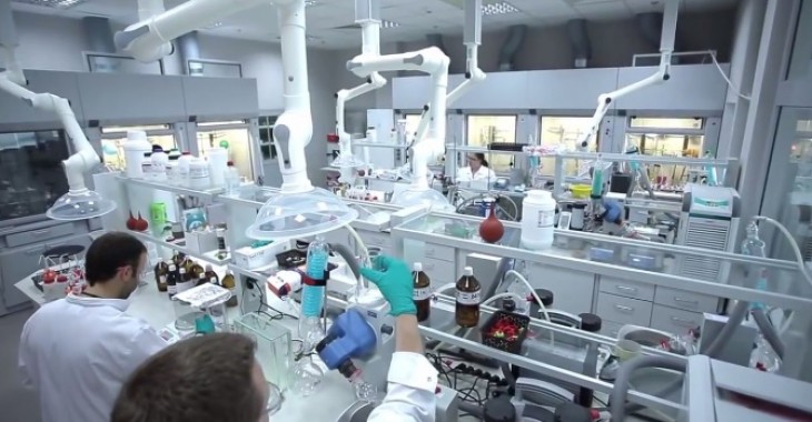 Zobacz, jak wygląda praca nad nowymi lekami Zobacz, jak wygląda praca nad nowymi lekami