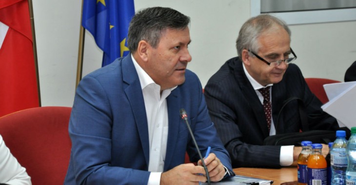 Piechociński na posiedzeniu Zespołu ds. konkurencyjności branży farmaceutycznej Piechociński na posiedzeniu Zespołu ds. konkurencyjności branży farmaceutycznej