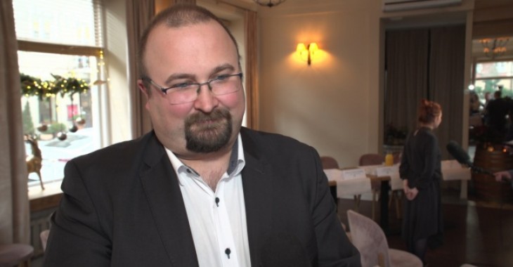 Farmaceuci będą odgrywać ważniejszą rolę w opiece szpitalnej. Ma to przynieść placówkom oszczędności Farmaceuci będą odgrywać ważniejszą rolę w opiece szpitalnej. Ma to przynieść placówkom oszczędności