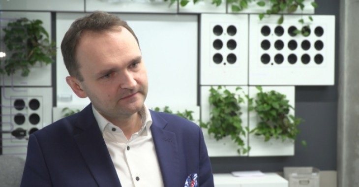 Rozwój telemedycyny przyspiesza. Polacy opracowują domowy aparat EKG, dużo precyzyjniejszy od popularnych gadżetów Rozwój telemedycyny przyspiesza. Polacy opracowują domowy aparat EKG, dużo precyzyjniejszy od popularnych gadżetów