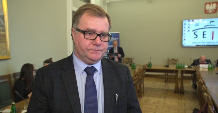 W Polsce tylko co trzecia osoba z niedosłuchem korzysta z aparatów słuchowych. Barierą jest niska refundacja W Polsce tylko co trzecia osoba z niedosłuchem korzysta z aparatów słuchowych. Barierą jest niska refundacja