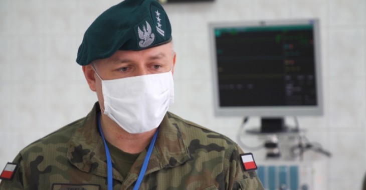 Szpitale przygotowują się na drugą falę pandemii. Z pomocą biznesu Caritas przekazuje im właśnie kolejne z setki zamówionych respiratorów Szpitale przygotowują się na drugą falę pandemii. Z pomocą biznesu Caritas przekazuje im właśnie kolejne z setki zamówionych respiratorów