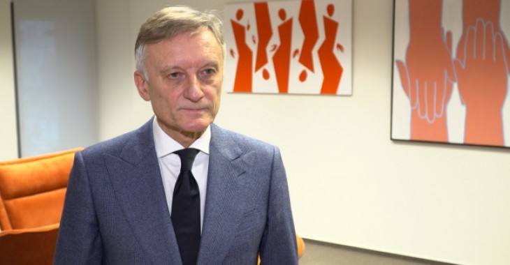 Dostawy szczepionek do państw UE ruszą pełną parą w II kwartale. Wtedy może pojawić się problem z wydolnością systemu szczepień Dostawy szczepionek do państw UE ruszą pełną parą w II kwartale. Wtedy może pojawić się problem z wydolnością systemu szczepień