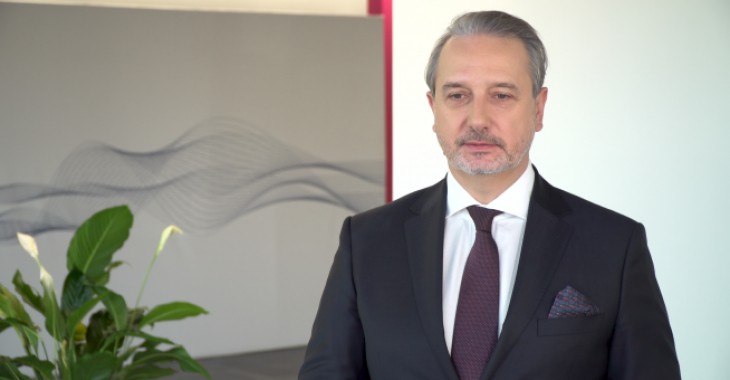 Duża część sprzedaży bezpośredniej przeniosła się do internetu. Możliwość pracy zdalnej przyciąga do branży coraz więcej młodych ludzi Duża część sprzedaży bezpośredniej przeniosła się do internetu. Możliwość pracy zdalnej przyciąga do branży coraz więcej młodych ludzi