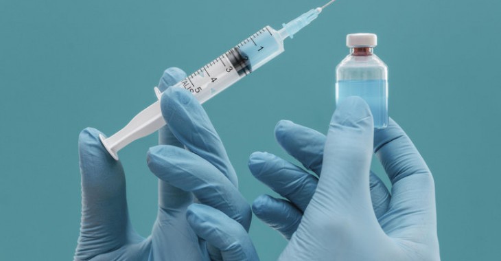 EMA rozpoczęła przegląd etapowy zaadaptowanej szczepionki Comirnaty przeciw COVID-19