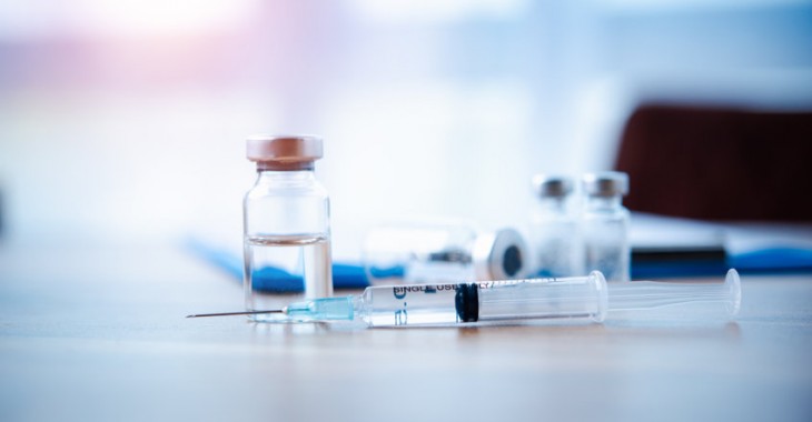 Od dziś osoby w wieku 60+ i z obniżoną odpornością mogą się szczepić kolejną dawką przeciw COVID-19. Farmaceuci gotowi, by pomóc w kolejnej kampanii szczepień Od dziś osoby w wieku 60+ i z obniżoną odpornością mogą się szczepić kolejną dawką przeciw COVID-19. Farmaceuci gotowi, by pomóc w kolejnej kampanii szczepień